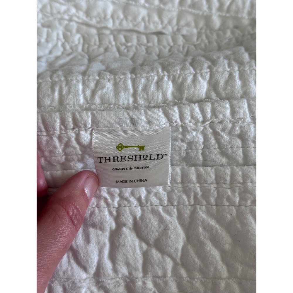 Threshold White Quilted Cotton Blanket Textured Channel Stitch Coverlet - Picture 2 of 4